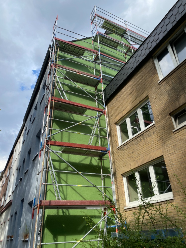 Mehrfamilienhaus – Fassadensanierung mit Gerüst